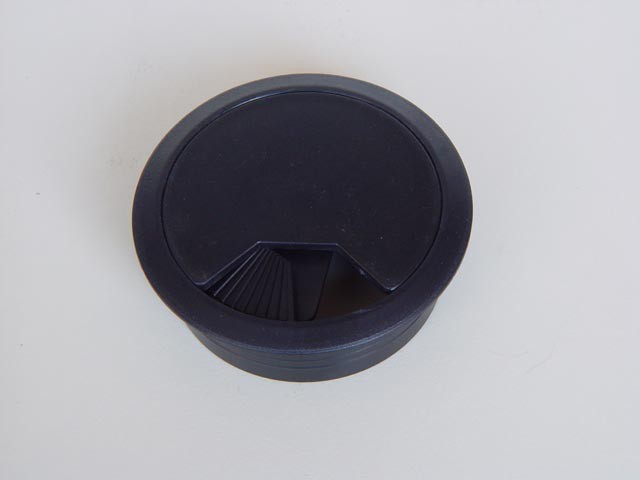IRODAI KELLÉK KÁBELKIVEZETŐ 30102 FEKETE 60MM