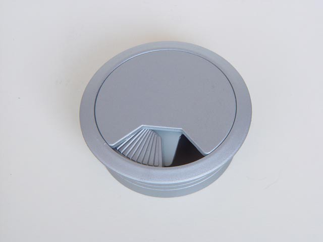 IRODAI KELLÉK KÁBELKIVEZETŐ 30102 EZÜST 60MM